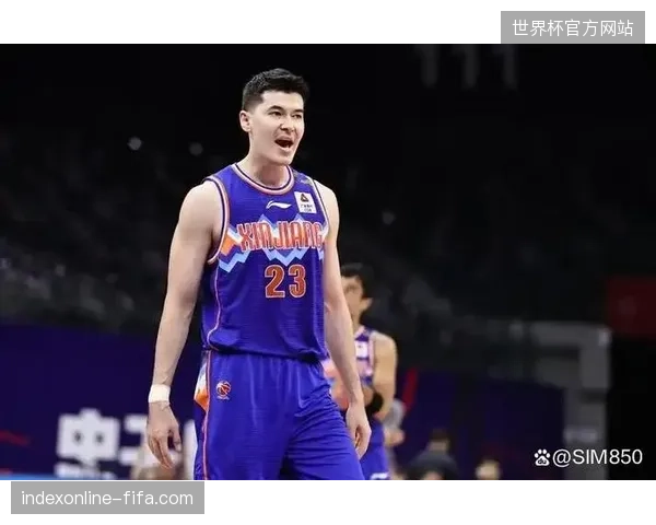 尽管状态有所下滑,阿不都沙拉木作为新疆队精神领袖大概率将获得续约合同 尽管状态有所下滑,阿不都沙拉木作为新疆队精神领袖大概率将获得续约合同